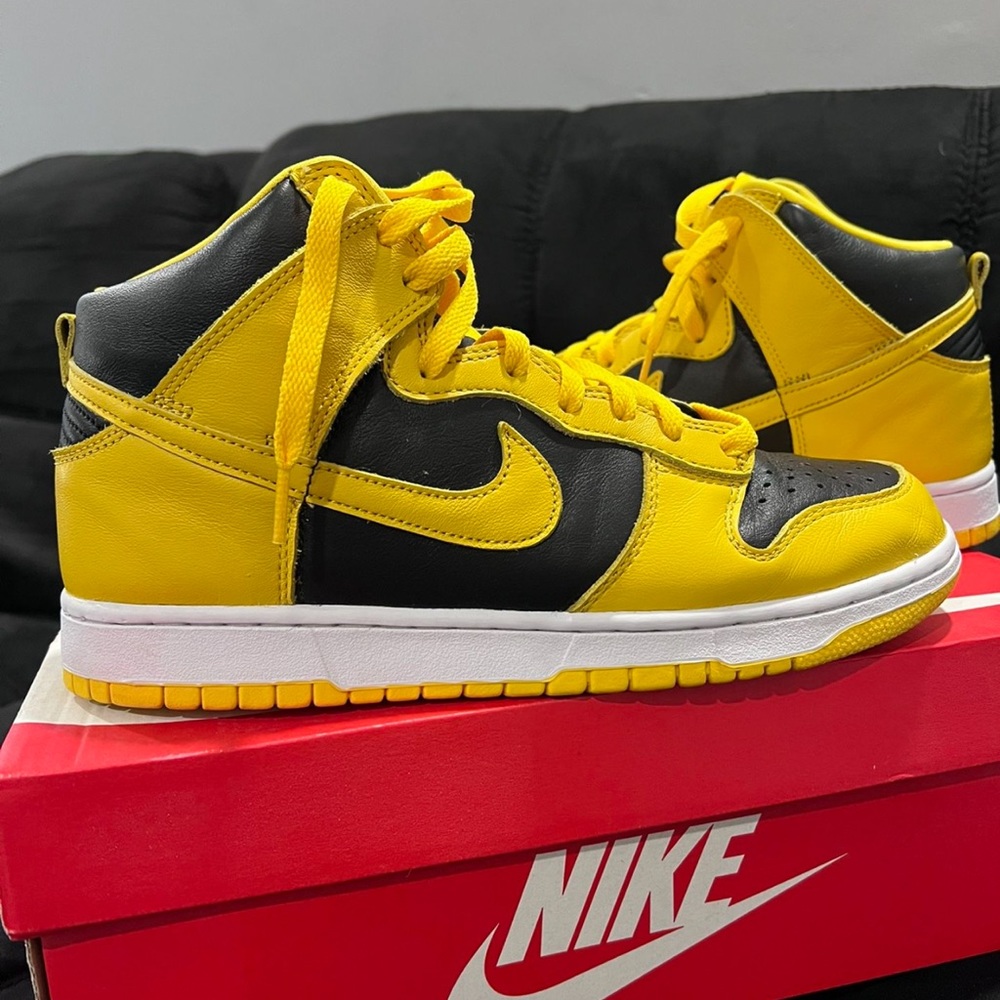 Nike dunk High “Wu-tang” colorway black/yellow worn, in good condition..